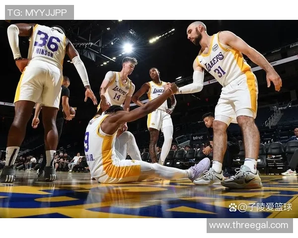 湖人对阵热火精彩回顾及赛后分析球员表现与战术调整