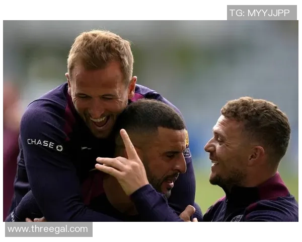 凯恩：从足球天才到战术大师的传奇人生与职业轨迹探讨