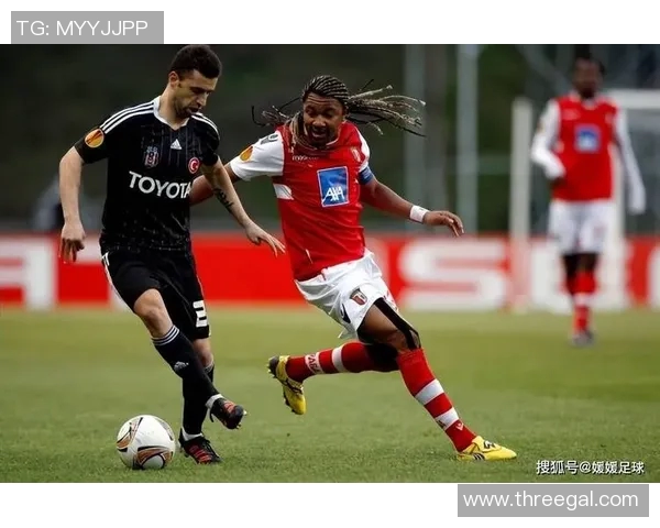 卡拉巴赫与希腊竞技的激烈对决揭示了足球战术的魅力与团队精神