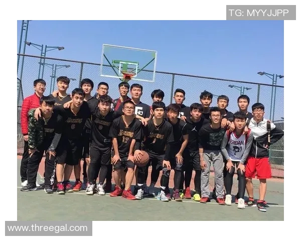 福冈黄蜂与长骑航海的激烈对决展现篮球魅力与团队精神