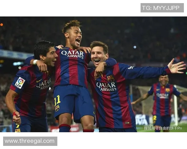 罗萨里与自由队的激烈对决揭示足球战术与团队合作的魅力